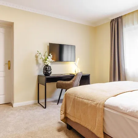 Monika Aparthotel