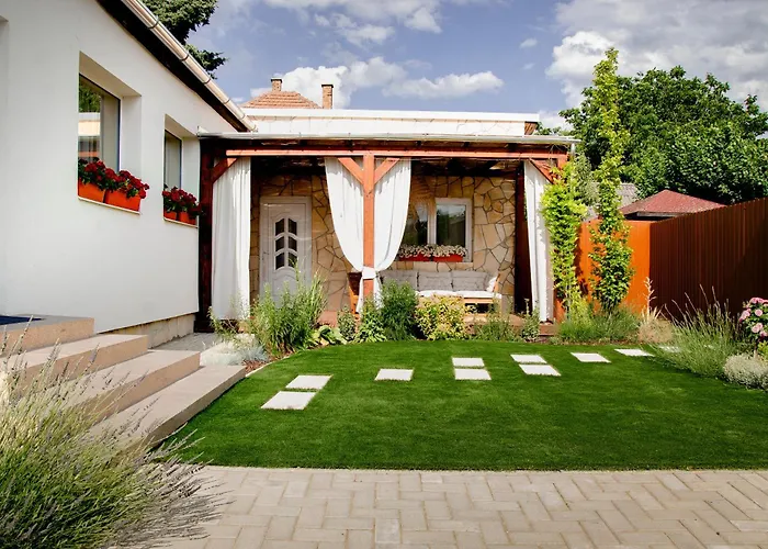 מלון דירות Monika